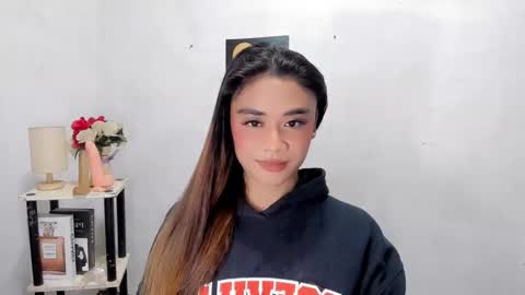 Snapshot of nhicolehollywood chatting on 03-03-26, 01:23 hottie nicole online show from 03-03-26, 01:23