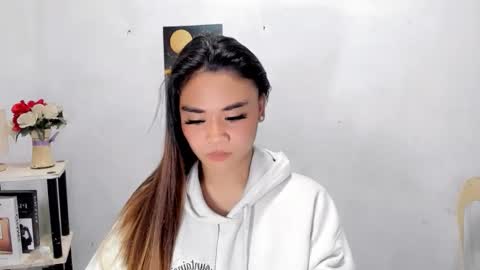 Snapshot of nhicolehollywood chatting on 03-04-26, 01:44 hottie nicole online show from 03-04-26, 01:44