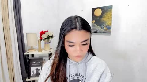 Snapshot of nhicolehollywood chatting on 03-07-26, 02:19 hottie nicole online show from 03-07-26, 02:19