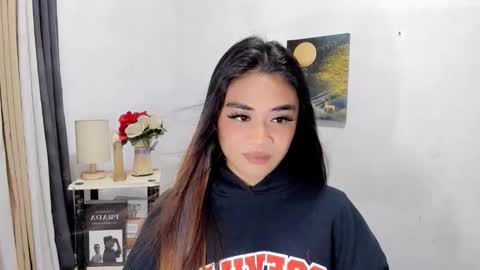 Snapshot of nhicolehollywood chatting on 03-09-26, 12:36 hottie nicole online show from 03-09-26, 12:36