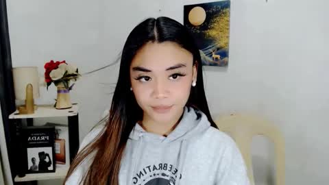 Snapshot of nhicolehollywood chatting on 03-26-26, 12:39 hottie nicole online show from 03-26-26, 12:39