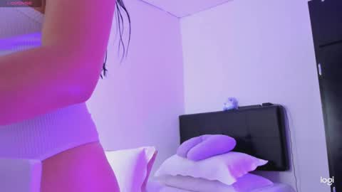 Snapshot of nia_16 chatting on 02-08-25, 05:29 nia_16 online show from 02-08-25, 05:29