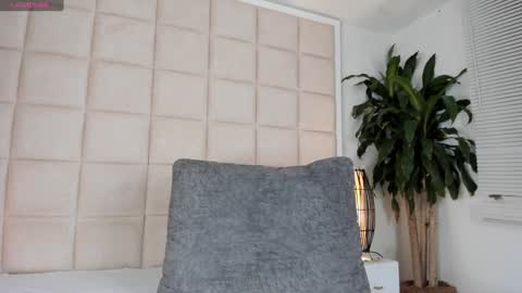 Nia online show from 01-16-25, 01:14