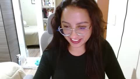 Snapshot of nia_cop chatting on 12-16-25, 11:43 Dani online show from 12-16-25, 11:43