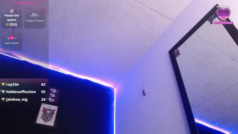Snapshot of niakat_ chatting on 12-15-24, 05:23 niakat online show from 12-15-24, 05:23
