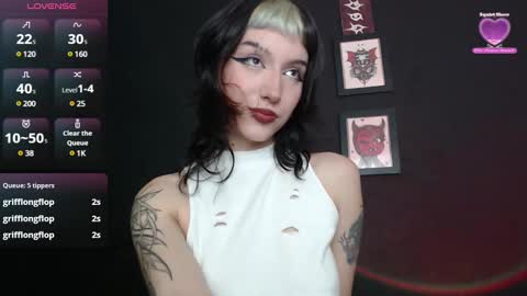 Snapshot of niakat_ chatting on 01-03-25, 04:22 niakat online show from 01-03-25, 04:22