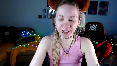 nica_kawaii online show from 05-08-26, 02:00