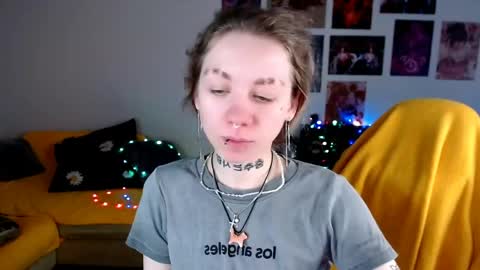 nica_kawaii online show from 05-11-26, 05:24