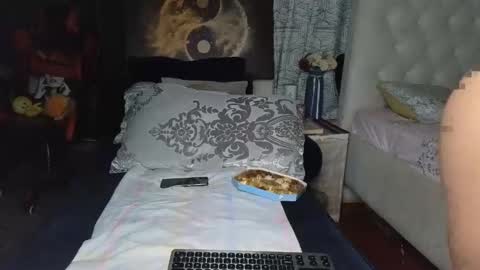 Lilly online show from 11-04-25, 07:57