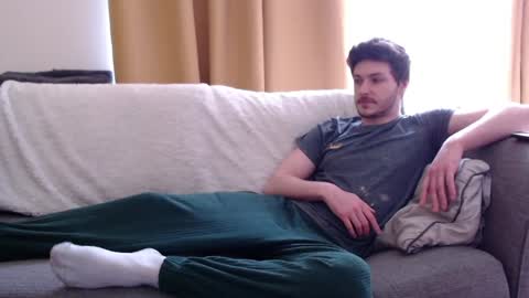 Riley online show from 02-03-25, 01:19