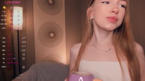 Alice  online show from 09-10-25, 07:41