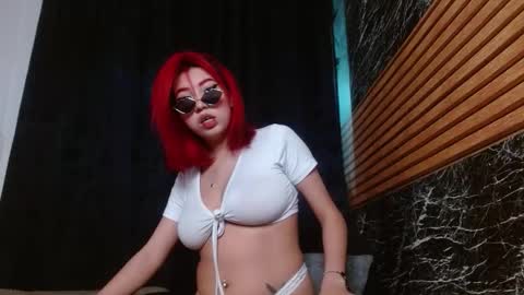 Snapshot of nicecherry_ chatting on 09-12-25, 02:44 Michell online show from 09-12-25, 02:44