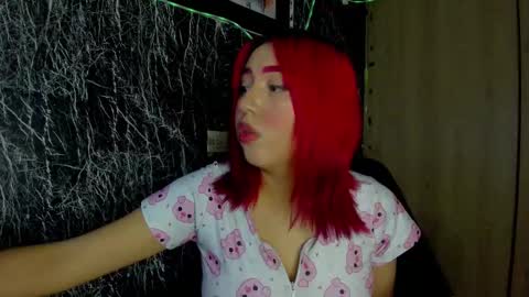 Snapshot of nicecherry_ chatting on 09-29-25, 12:49 Michell online show from 09-29-25, 12:49