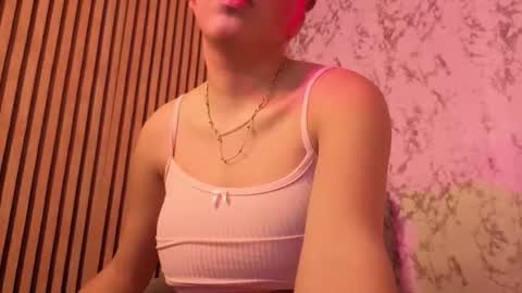 Snapshot of nicecherry_ chatting on 11-22-25, 04:11 Michell online show from 11-22-25, 04:11