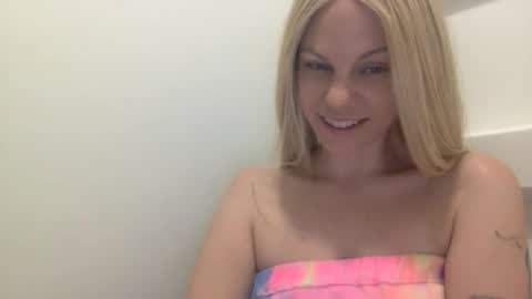 Amber online show from 02-25-26, 04:55