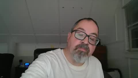 Snapshot of niceguy7208 chatting on 09-29-25, 04:06 niceguy7208 online show from 09-29-25, 04:06