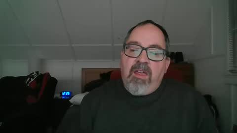 Snapshot of niceguy7208 chatting on 10-21-25, 04:35 niceguy7208 online show from 10-21-25, 04:35