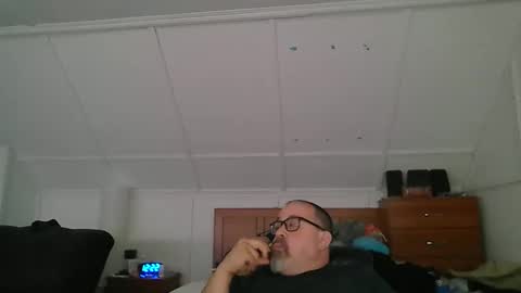 Snapshot of niceguy7208 chatting on 05-18-26, 04:18 niceguy7208 online show from 05-18-26, 04:18