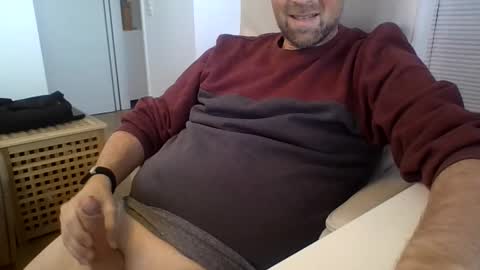 Snapshot of niceguydate chatting on 02-19-25, 12:22 niceguydate online show from 02-19-25, 12:22