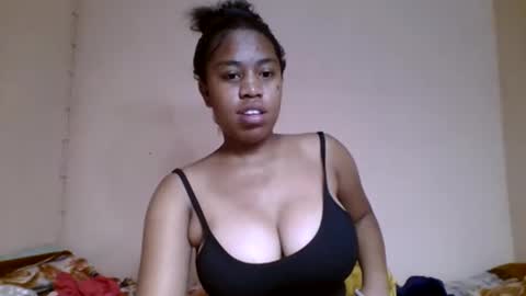 Snapshot of nicelly01 chatting on 05-22-26, 07:41 nicelly01 online show from 05-22-26, 07:41