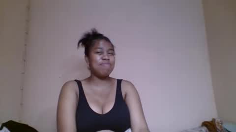 Snapshot of nicelly01 chatting on 05-29-26, 07:01 nicelly01 online show from 05-29-26, 07:01