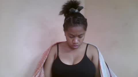 Snapshot of nicelly01 chatting on 06-23-26, 06:11 nicelly01 online show from 06-23-26, 06:11