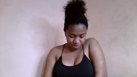 Snapshot of nicelly01 chatting on 07-02-26, 06:14 nicelly01 online show from 07-02-26, 06:14