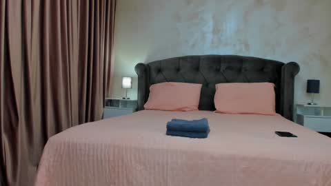 Snapshot of nicepussyfuckk18 chatting on 02-28-26, 07:09 Sophie online show from 02-28-26, 07:09