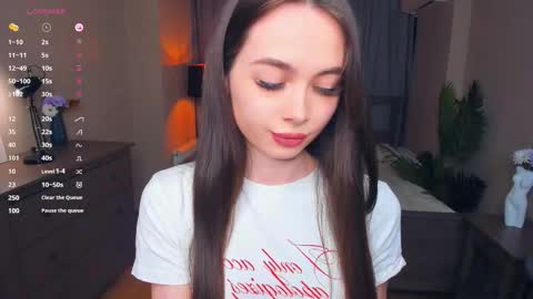 Nicole online show from 02-08-26, 07:39