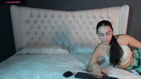 Snapshot of nichole_bree chatting on 12-30-24, 07:53 Nichole online show from 12-30-24, 07:53
