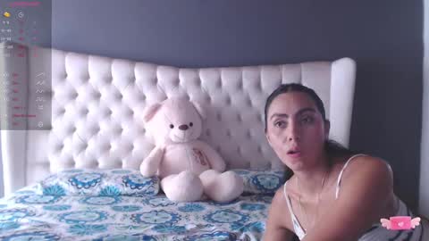 Snapshot of nichole_bree chatting on 01-10-25, 06:17 Nichole online show from 01-10-25, 06:17