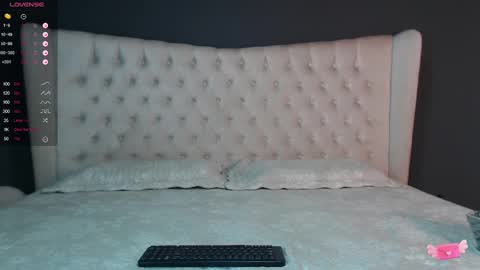 Snapshot of nichole_bree chatting on 01-18-25, 11:32 Nichole online show from 01-18-25, 11:32