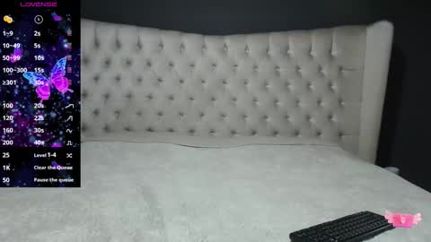Snapshot of nichole_bree chatting on 09-20-25, 11:00 Nichole online show from 09-20-25, 11:00