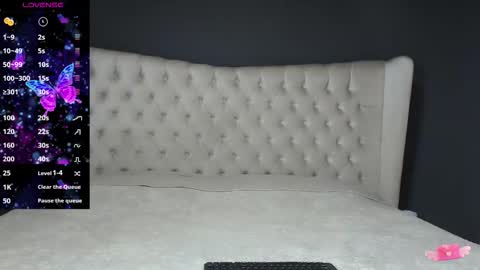Snapshot of nichole_bree chatting on 09-21-25, 10:06 Nichole online show from 09-21-25, 10:06