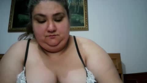 Snapshot of nicholle chatting on 04-15-26, 09:48 Nicholle online show from 04-15-26, 09:48