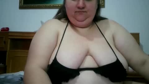 Snapshot of nicholle chatting on 04-20-26, 11:24 Nicholle online show from 04-20-26, 11:24