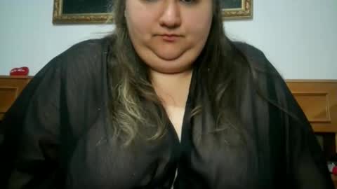 Snapshot of nicholle chatting on 04-29-26, 09:43 Nicholle online show from 04-29-26, 09:43