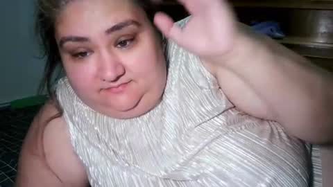 Snapshot of nicholle chatting on 07-20-26, 12:36 Nicholle online show from 07-20-26, 12:36