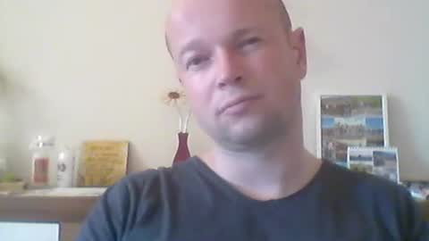 Snapshot of nick1990b chatting on 04-27-26, 04:49 nick1990b online show from 04-27-26, 04:49