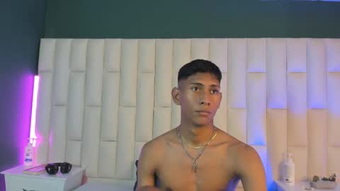 Snapshot of nick_collins20 chatting on 02-16-25, 04:31 Nick online show from 02-16-25, 04:31