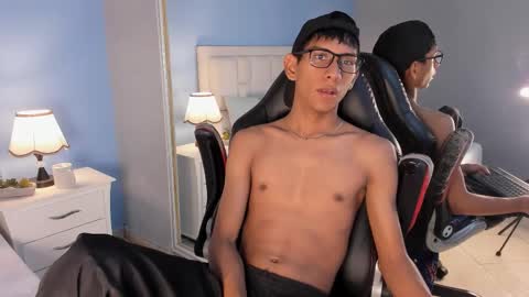 Snapshot of nick_collins20 chatting on 09-21-25, 03:52 Nick online show from 09-21-25, 03:52