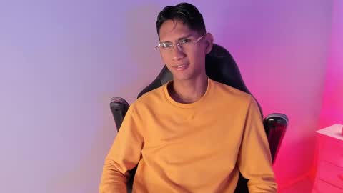 Snapshot of nick_collins20 chatting on 10-07-25, 08:39 Nick online show from 10-07-25, 08:39