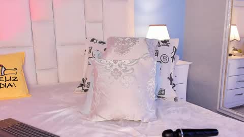 Snapshot of nick_collins20 chatting on 10-16-25, 12:33 Nick online show from 10-16-25, 12:33