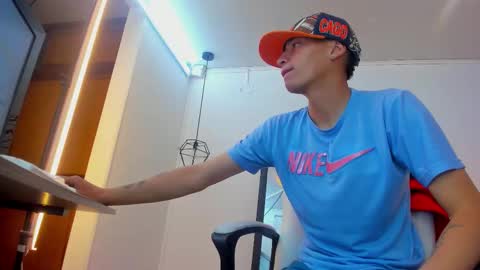 Snapshot of nick_nizzer chatting on 10-23-25, 01:21 nick_nizzer online show from 10-23-25, 01:21