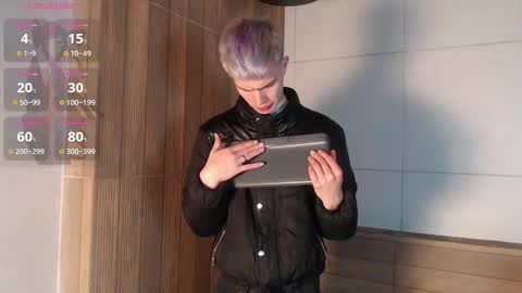 Snapshot of nick_torn chatting on 10-24-25, 11:50 Nick online show from 10-24-25, 11:50