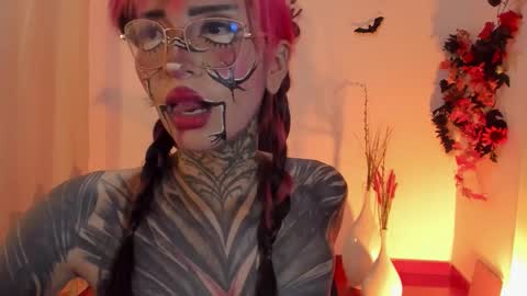   Help me reach 100 thumbs up online show from 10-12-25, 06:56