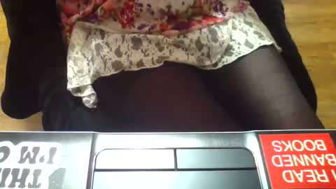 Snapshot of nickibabe1980 chatting on 11-12-25, 06:08 nickibabe1980 online show from 11-12-25, 06:08