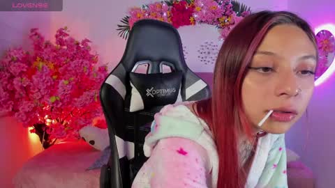 nickie_reed_ online show from 05-10-26, 11:10
