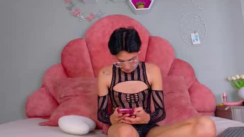 Snapshot of nickifox__ chatting on 09-10-25, 02:55 NICKI FOX online show from 09-10-25, 02:55
