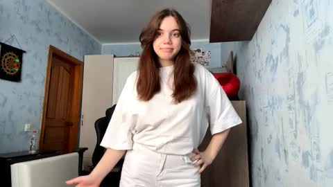 Snapshot of nickihickox chatting on 04-04-26, 09:51 Jin online show from 04-04-26, 09:51